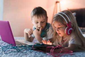Proteger a niñas, niños y adolescentes frente a los riesgos de la inteligencia artificial en entornos digitales